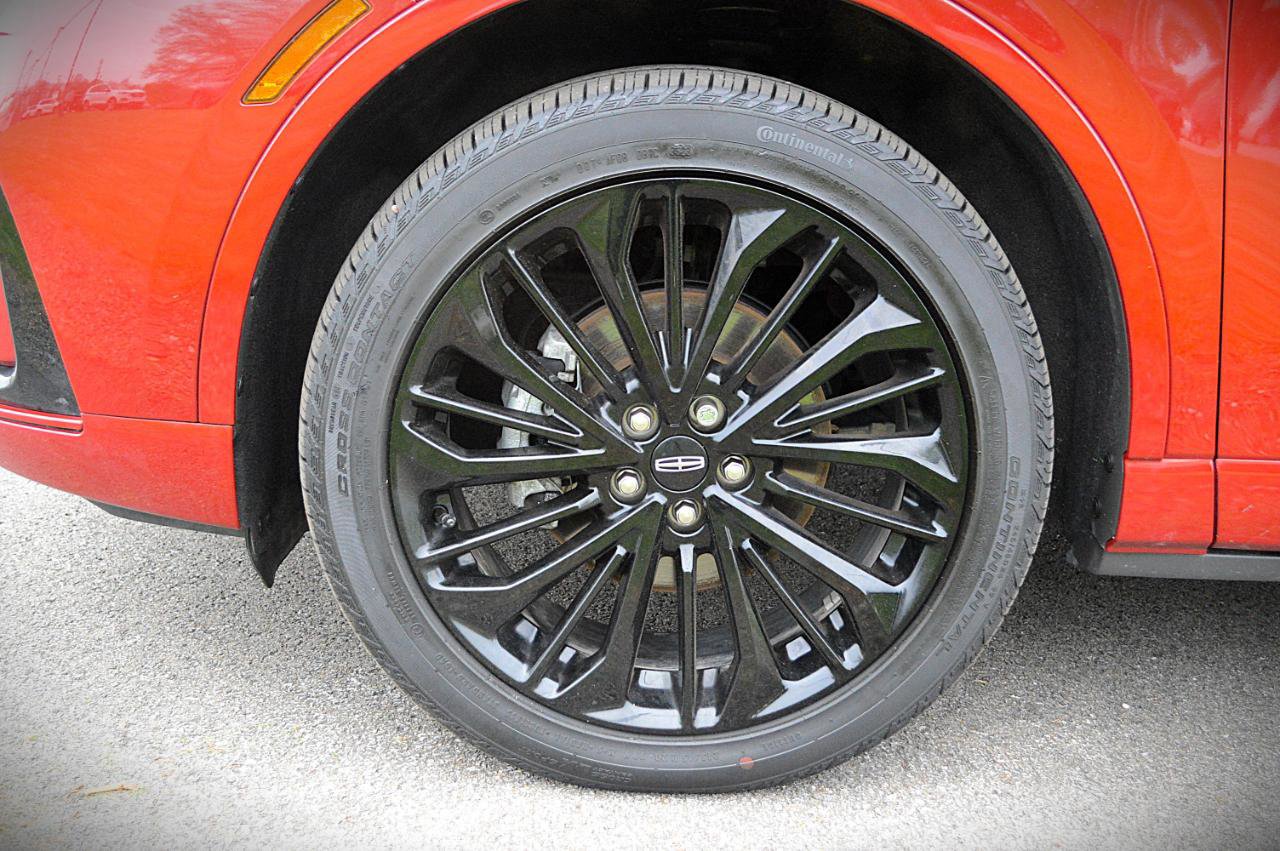 Used 2023 Lincoln Corsair AWD w/ Equipment Group 101A image 9