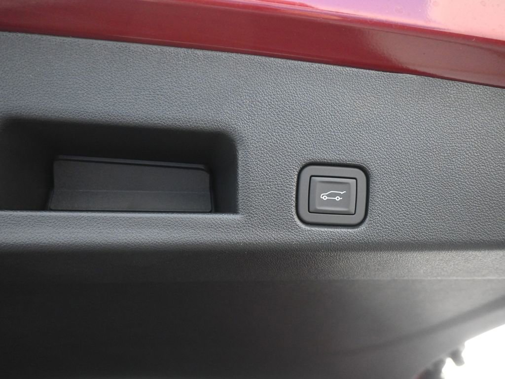 New 2026 Chevrolet Traverse LT w/ Driver Confidence Package image 9