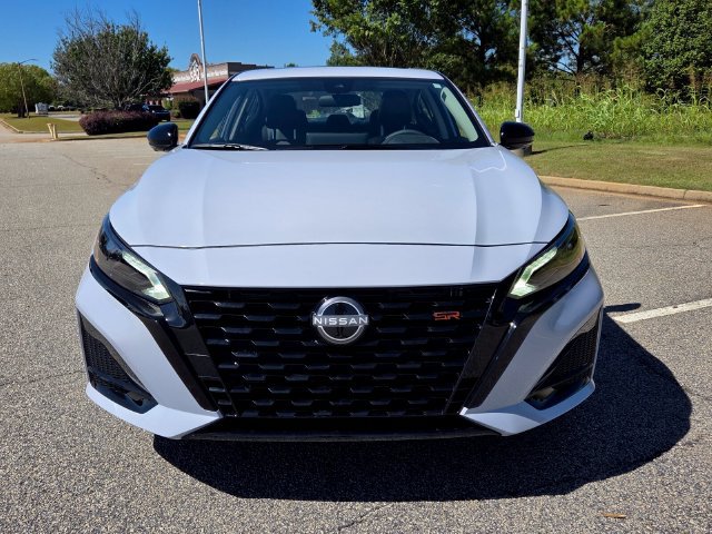 New 2026 Nissan Altima 2.5 SR w/ SR Premium Package FWD image 2