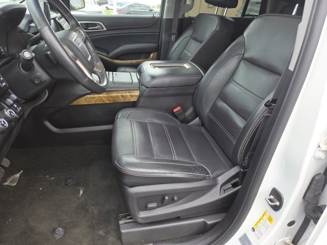 Used 2017 GMC Yukon Denali w/ Open Road Package AWD/4WD image 19