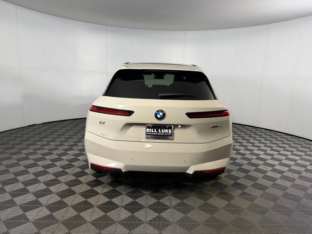 Used 2026 BMW iX xDrive45 AWD/4WD image 8