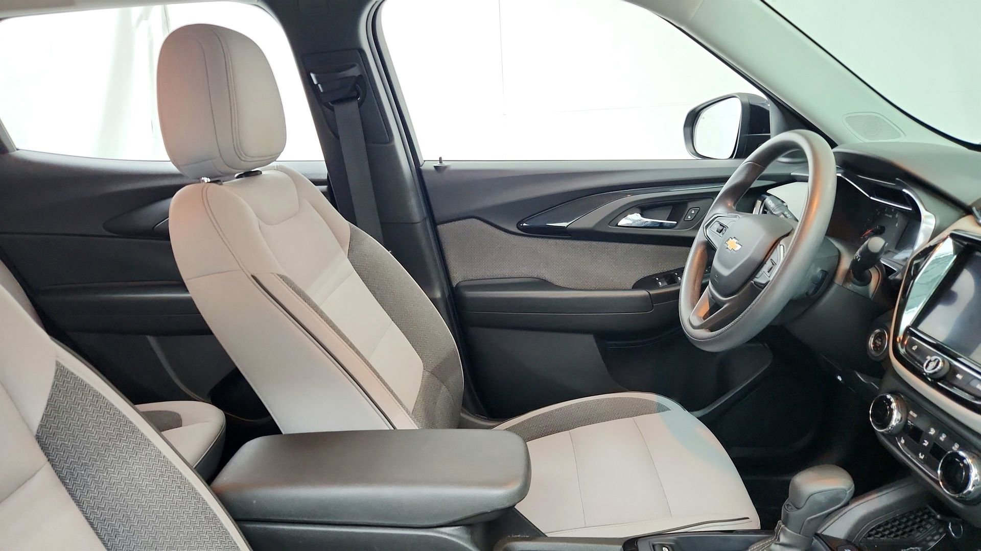 Used 2021 Chevrolet TrailBlazer LT w/ Convenience Package FWD image 29