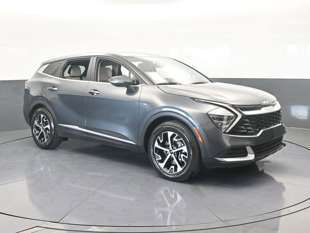 Used 2024 Kia Sportage EX image 8