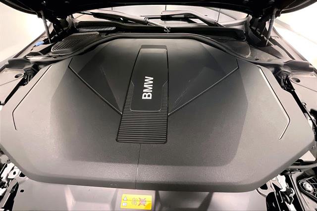 New 2025 BMW i5 xDrive40 w/ Premium Package image 9