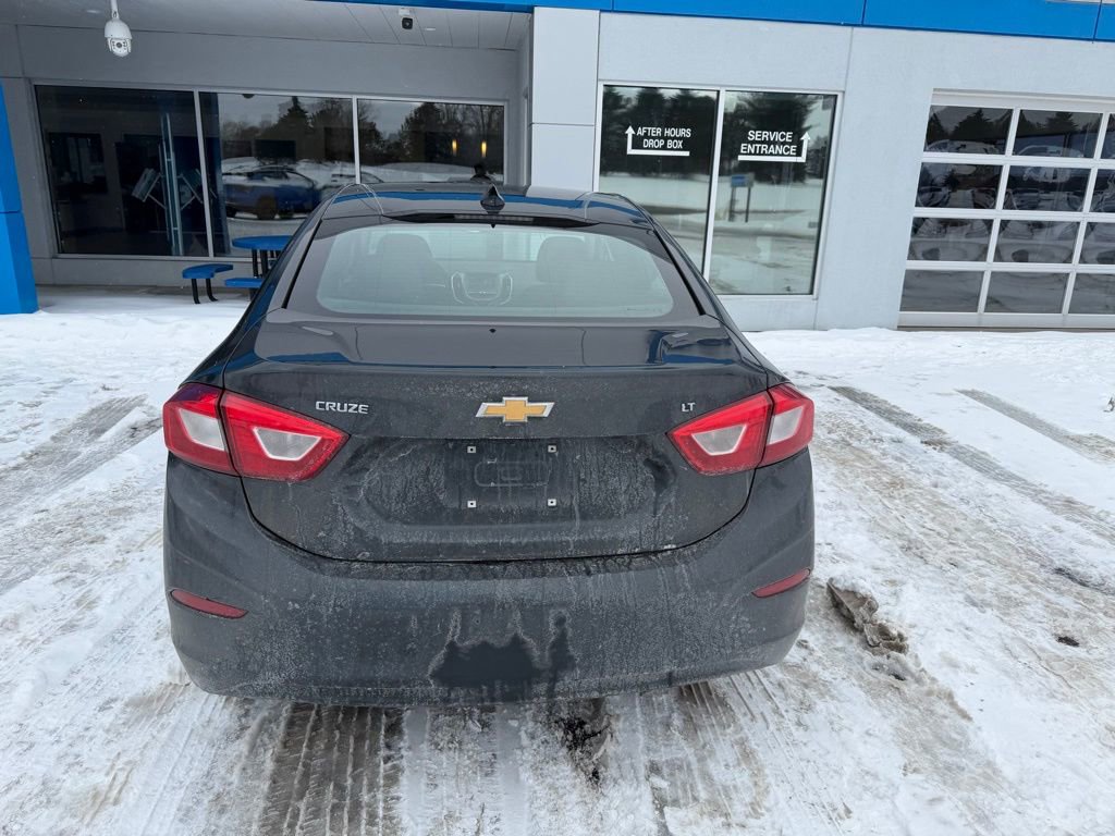 Used 2018 Chevrolet Cruze LT w/ LT Convenience Package image 6