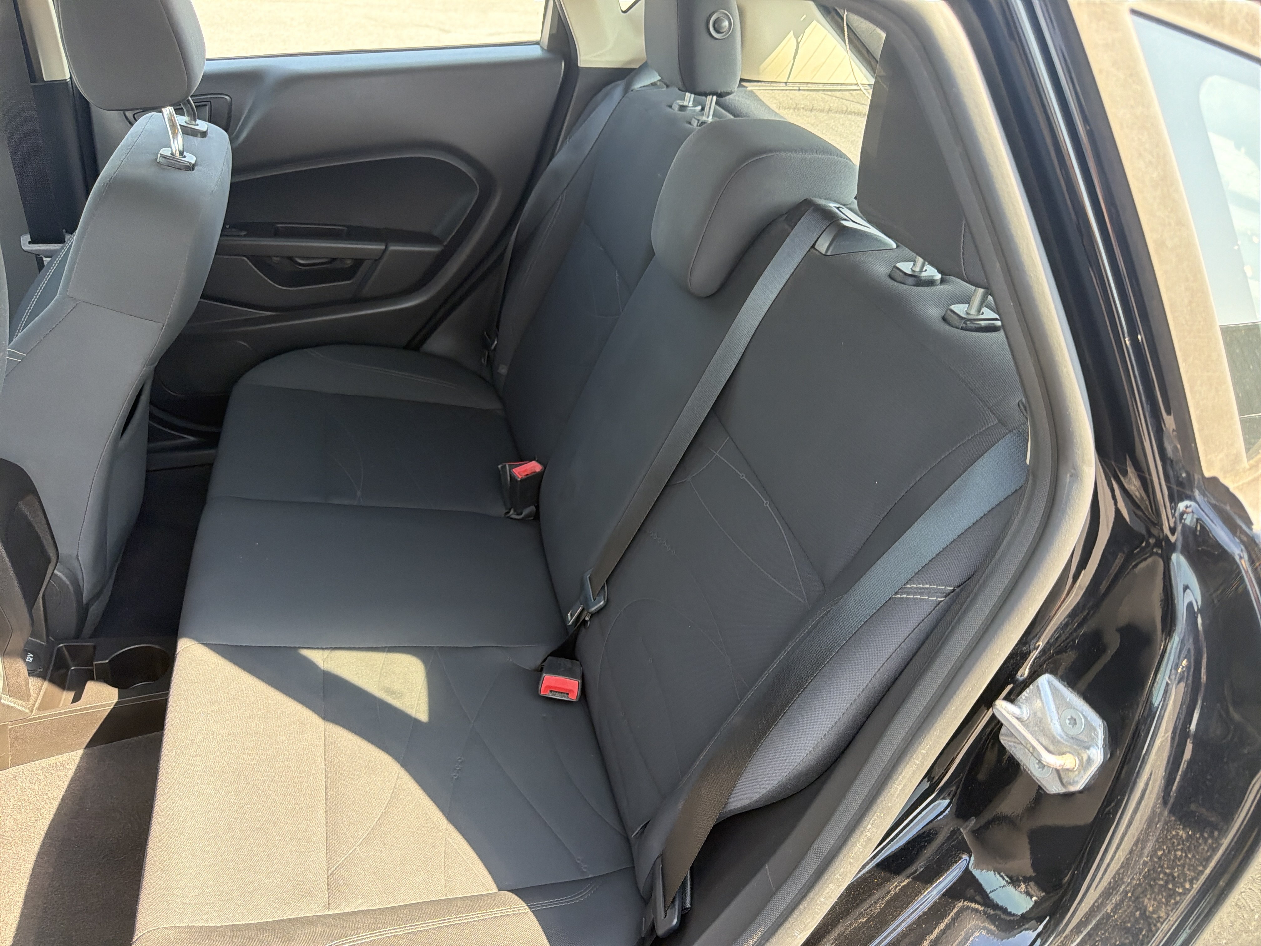 Used 2018 Ford Fiesta SE FWD image 13