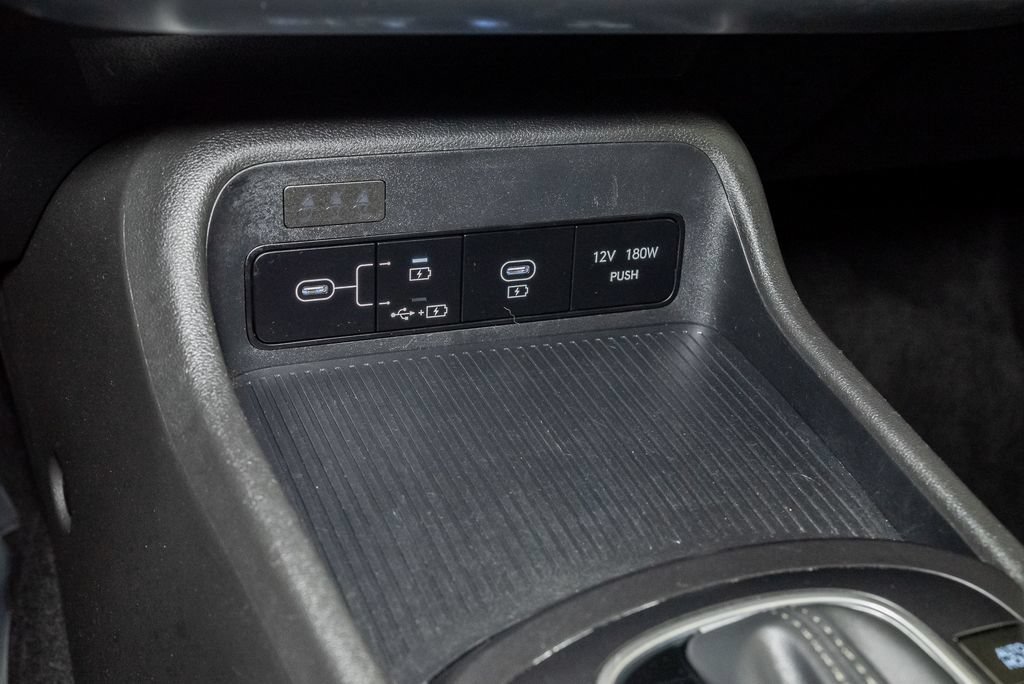 Used 2025 Hyundai Kona SEL FWD image 20