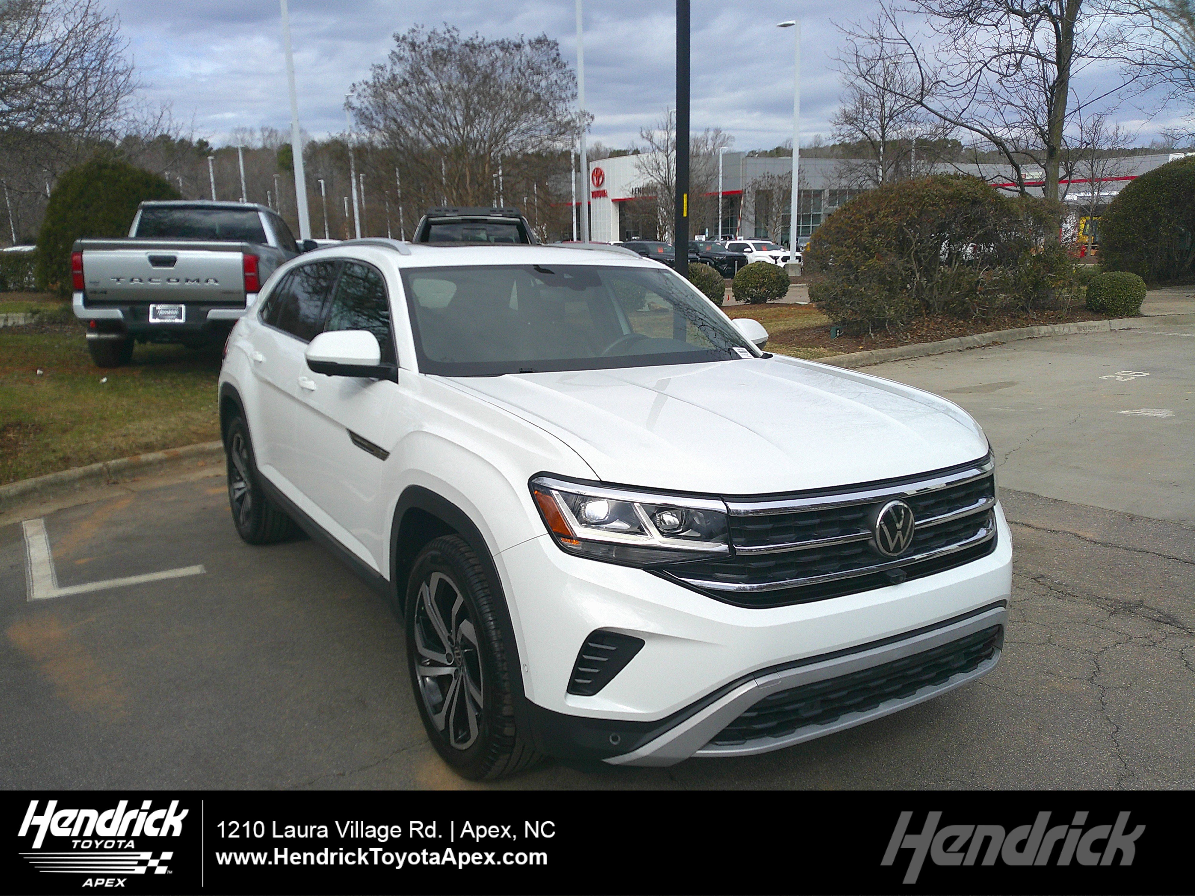 Used 2020 Volkswagen Atlas Cross Sport SEL Premium image 1