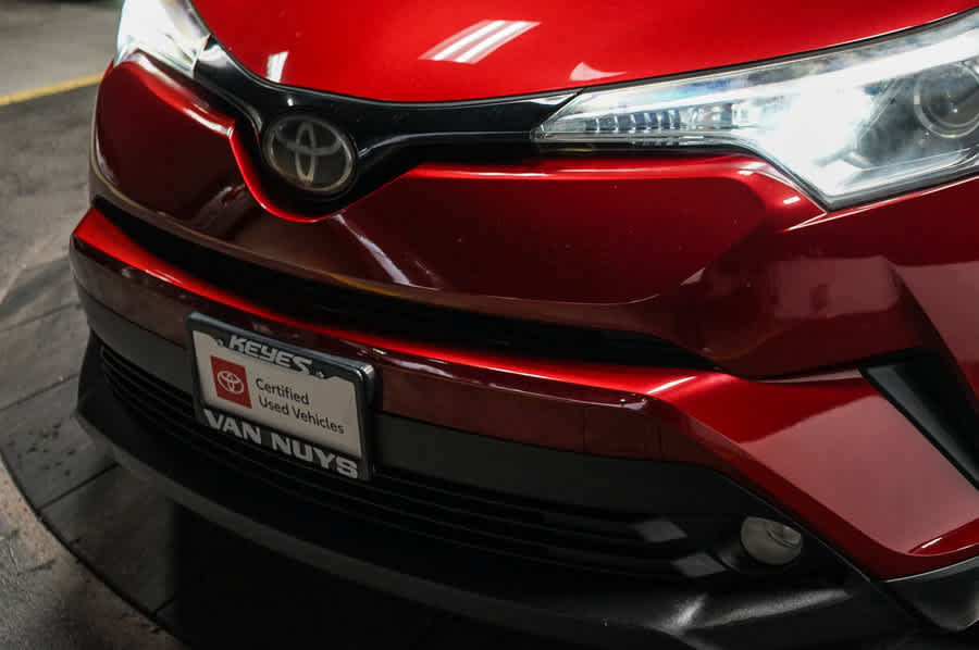 Certified 2018 Toyota C-HR XLE FWD image 9
