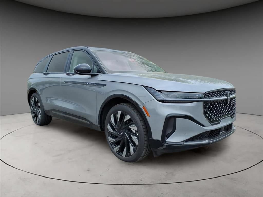 New 2025 Lincoln Nautilus Reserve w/ Jet Appearance Package AWD/4WD image 10