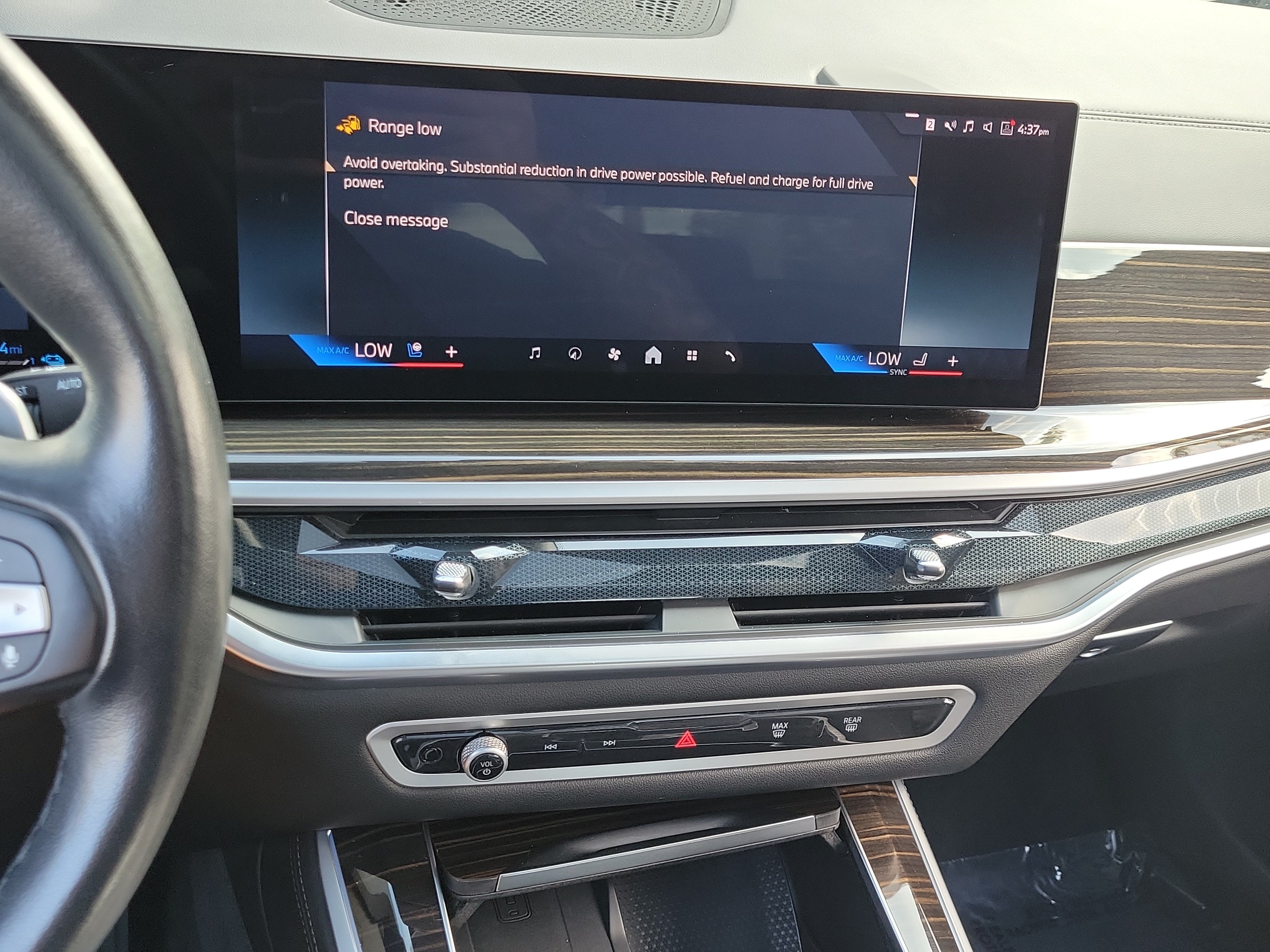 Used 2025 BMW X5 xDrive50e AWD/4WD image 22