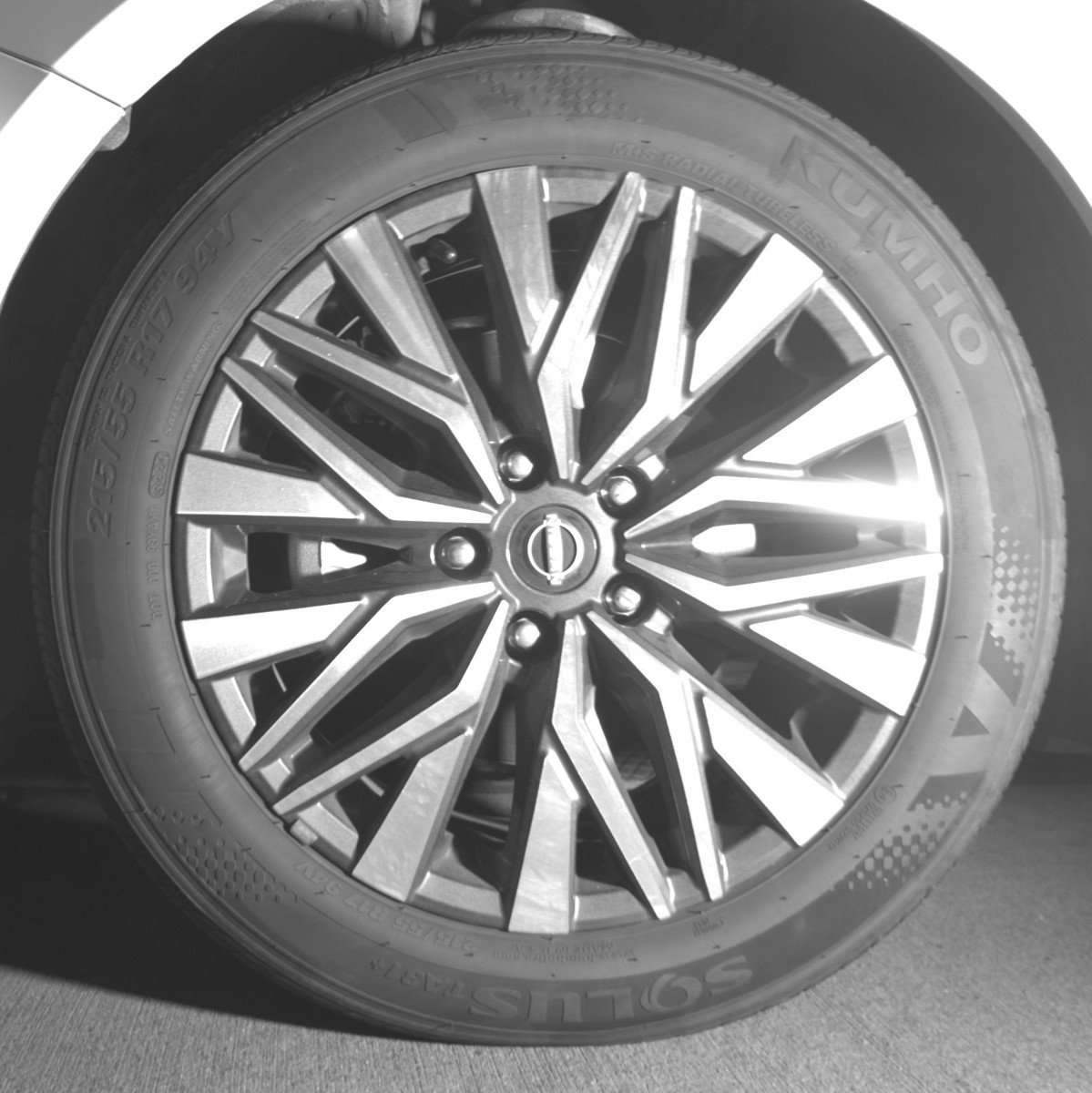 Used 2025 Nissan Altima 2.5 SV FWD image 12