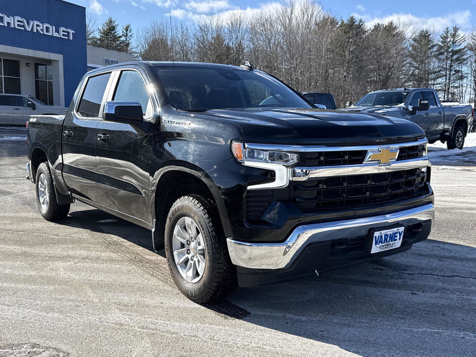 Used 2025 Chevrolet Silverado 1500 LT AWD/4WD image 4
