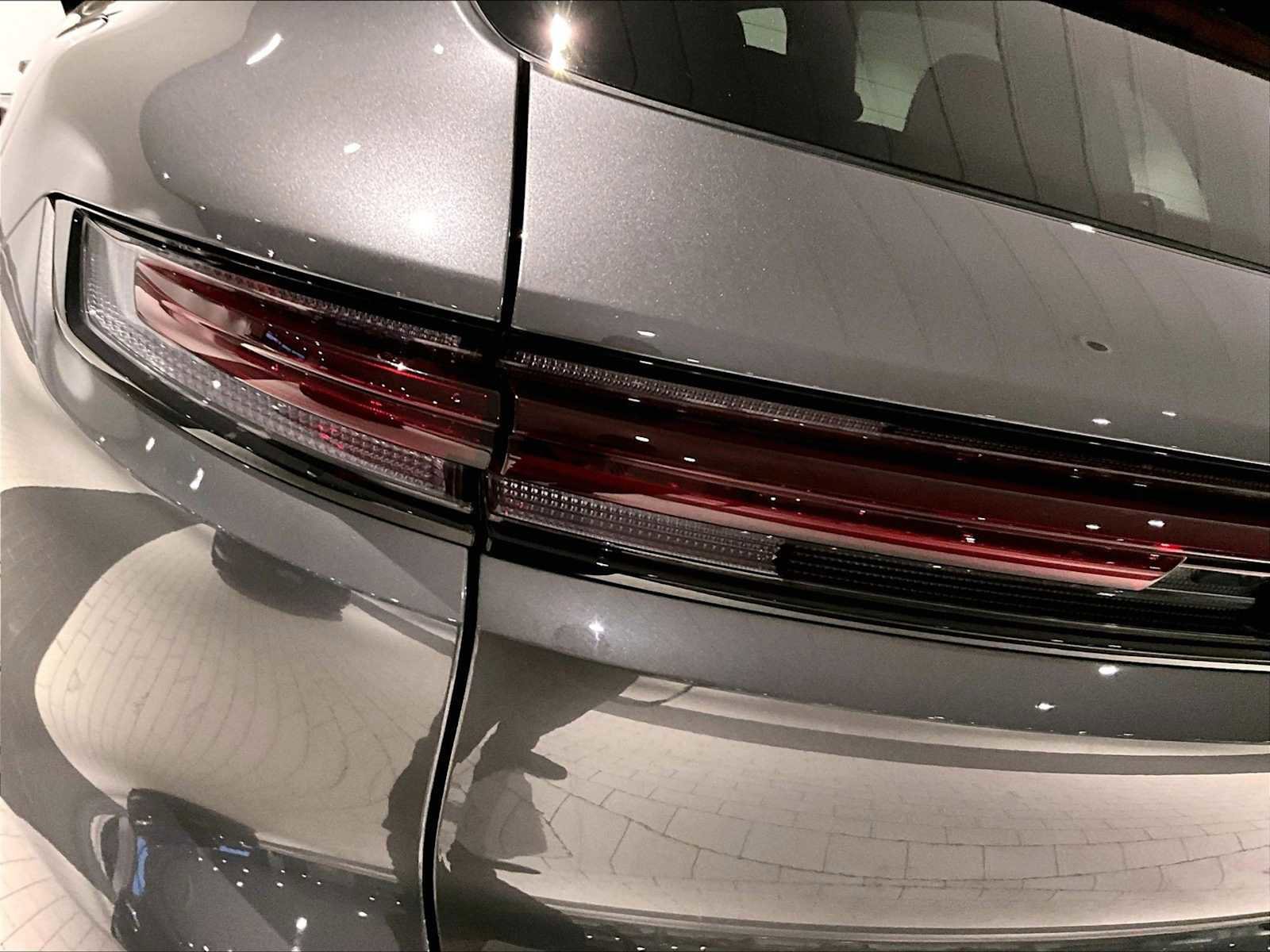 Used 2025 Porsche Cayenne S image 34