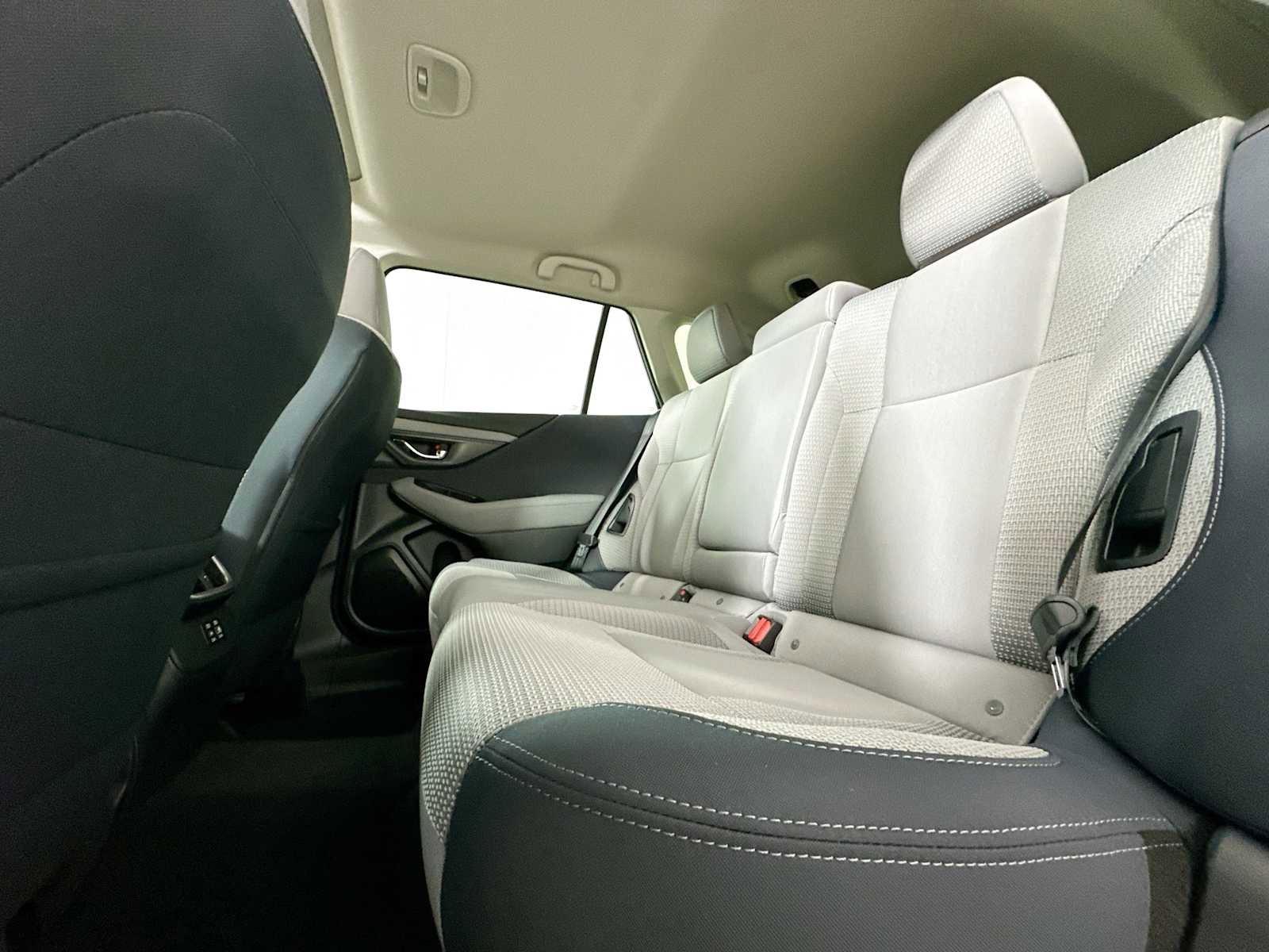 Certified 2025 Subaru Outback Premium w/ Popular Package #1A image 23