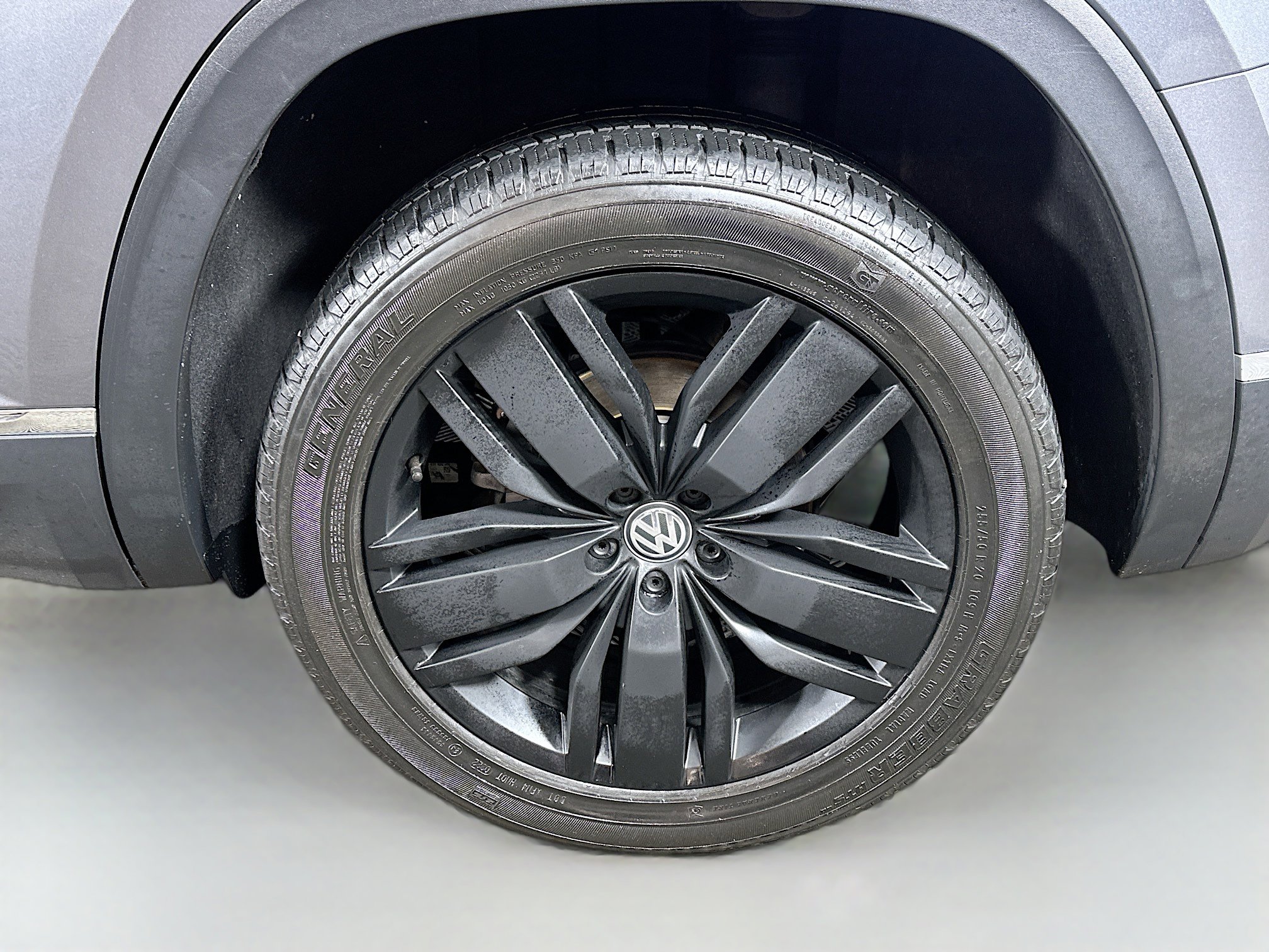 Used 2018 Volkswagen Atlas SEL image 32