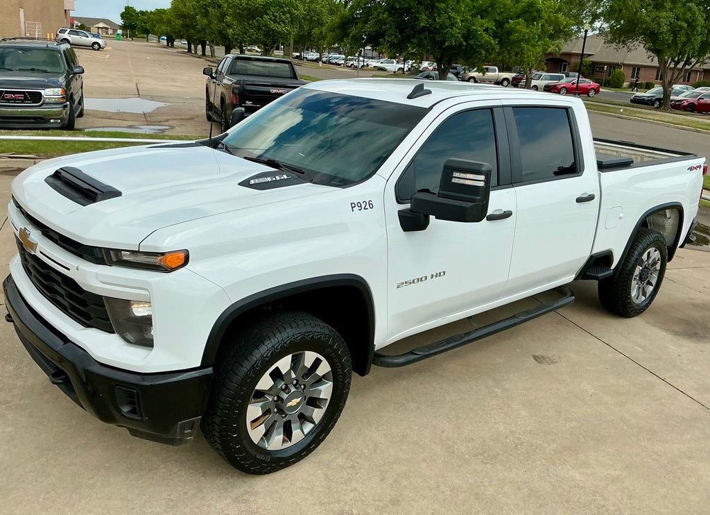Used 2024 Chevrolet Silverado 2500 Custom w/ Custom Value Package image 5