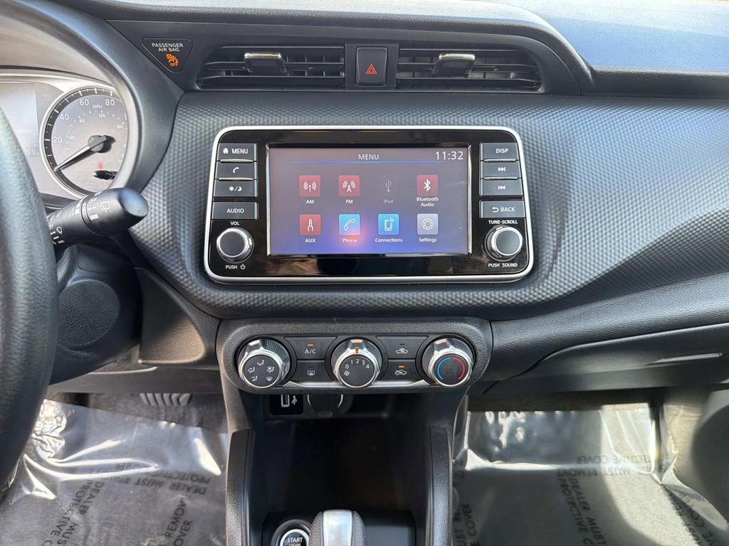 Certified 2025 Nissan Kicks Play S image 22