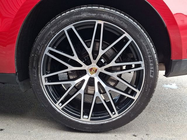 Certified 2023 Porsche Macan Turbo image 14
