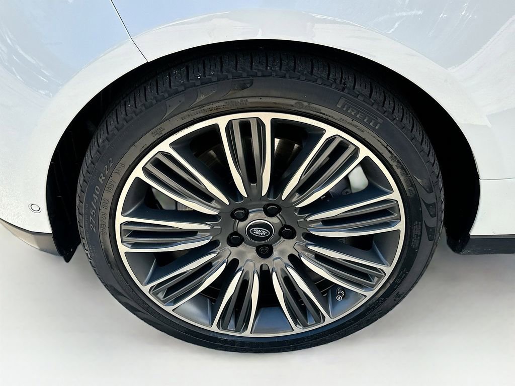 Used 2020 Land Rover Range Rover HSE image 34
