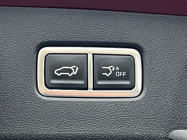 Certified 2025 Kia Sorento SX image 13