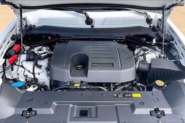 New 2026 Land Rover Defender 110 X-Dynamic SE image 13