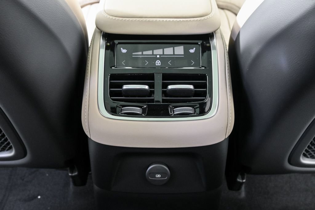 New 2026 Volvo XC90 T8 Ultra w/ Protection Package Premier image 20