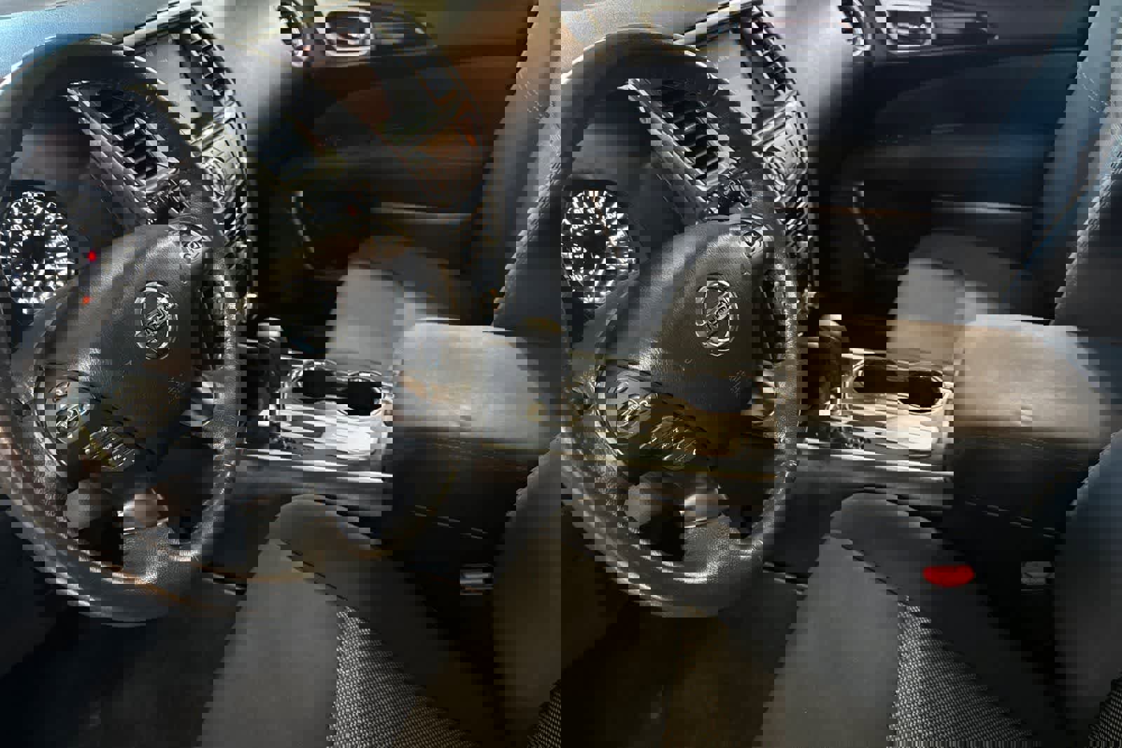 Used 2017 Nissan Pathfinder SV image 12