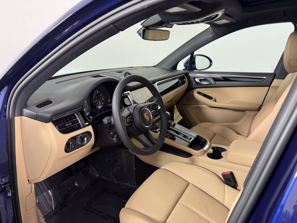 New 2026 Porsche Macan AWD/4WD image 4