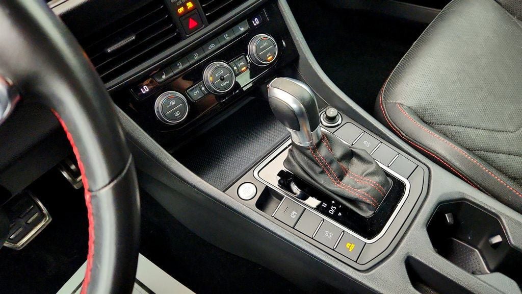 Used 2019 Volkswagen Jetta GLI FWD image 17