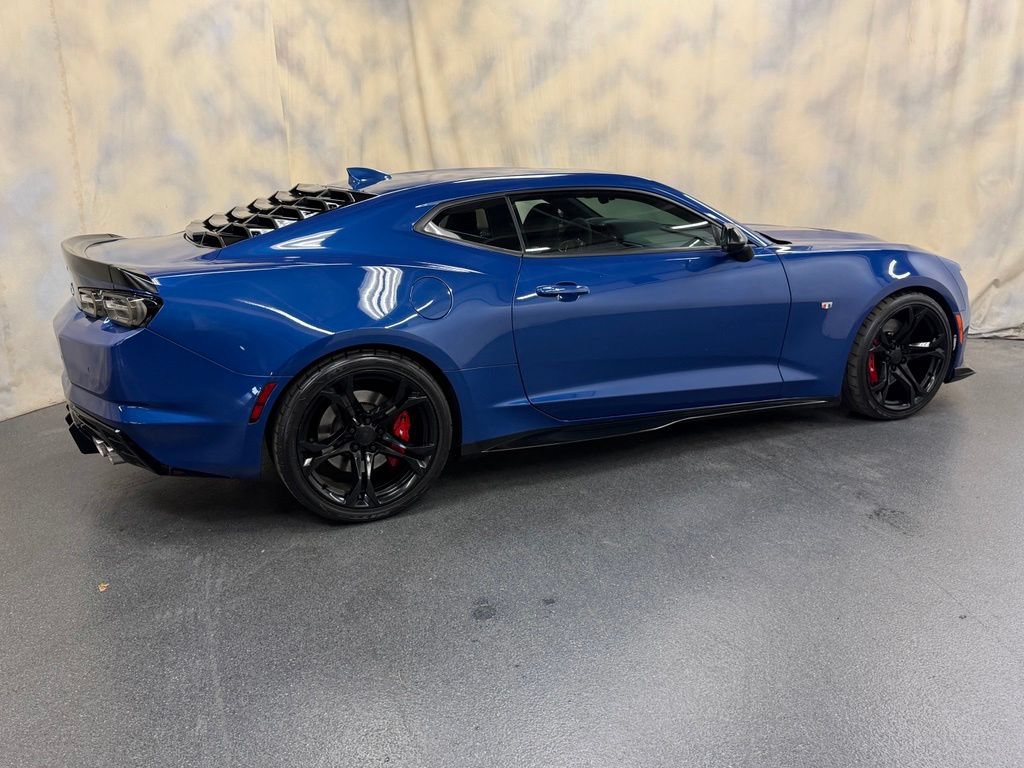 Used 2019 Chevrolet Camaro SS RWD image 10