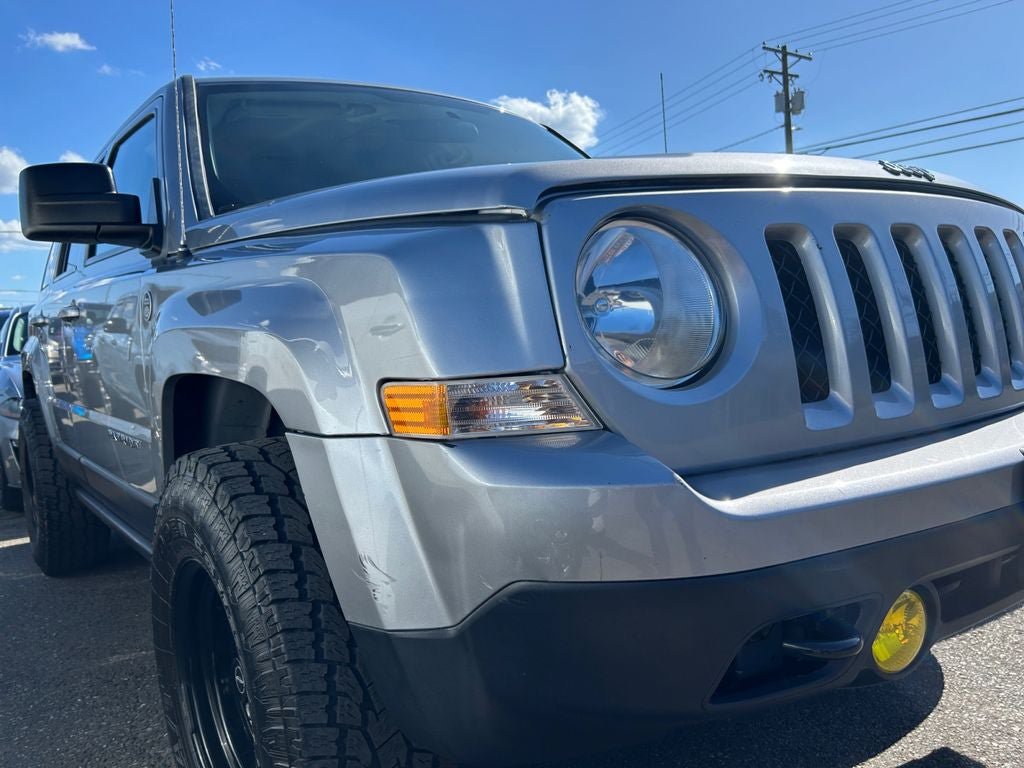 Used 2015 Jeep Patriot Sport w/ Power Value Group AWD/4WD image 33