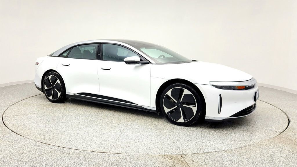 Used 2023 Lucid Air Touring image 3