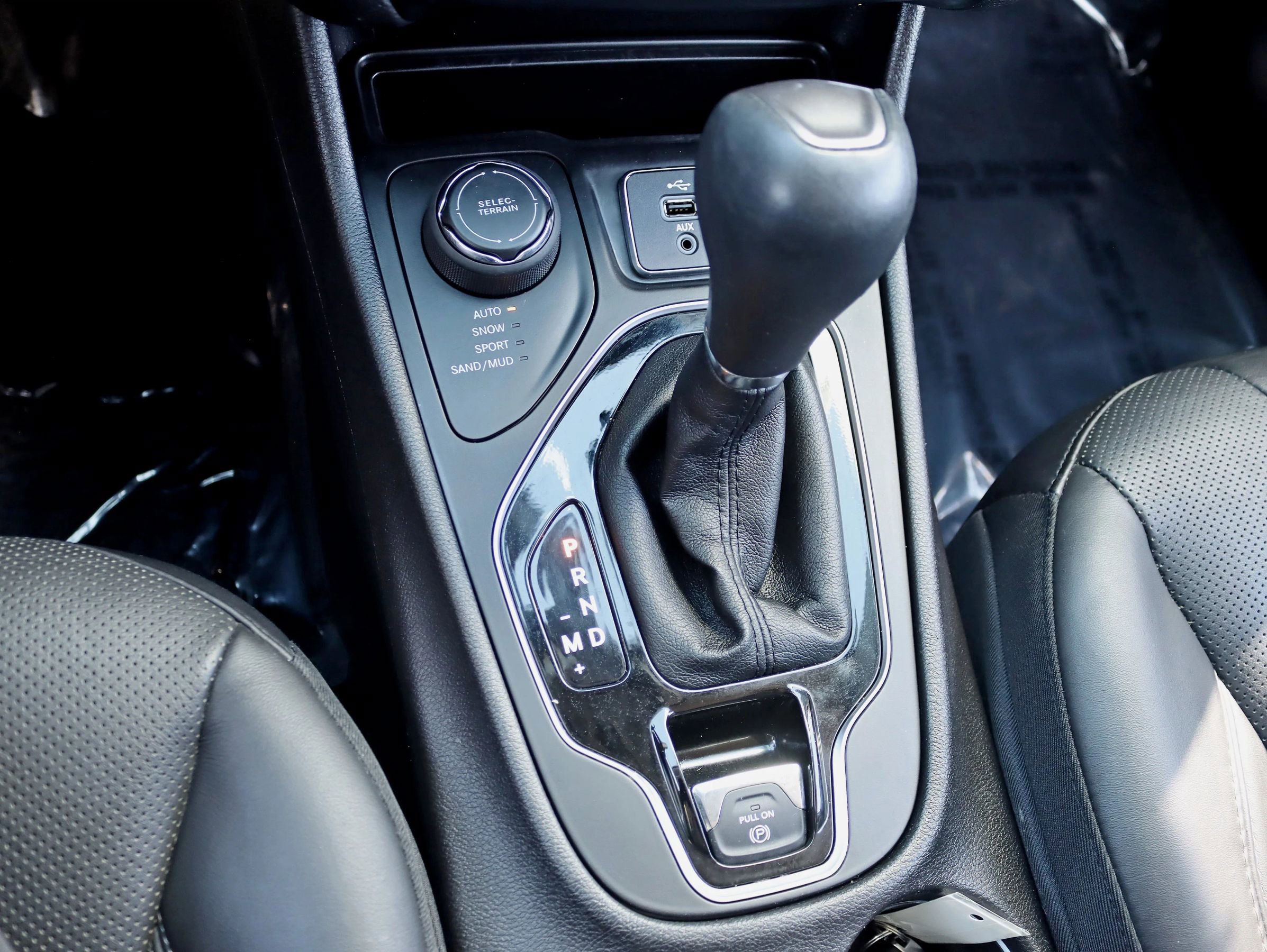 Used 2019 Jeep Cherokee Limited image 28