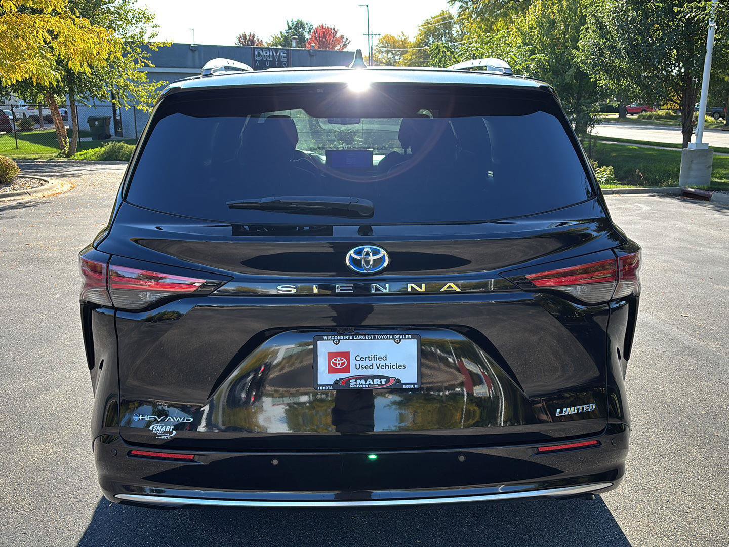 Used 2025 Toyota Sienna Limited AWD/4WD image 22
