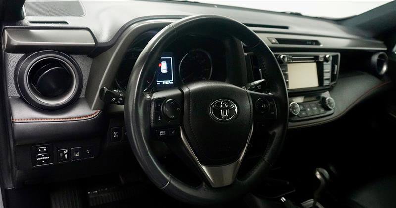 Used 2017 Toyota RAV4 SE image 11