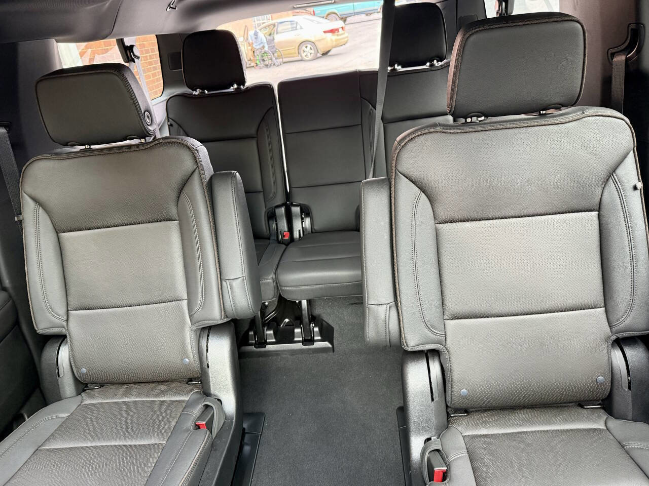 Used 2024 Chevrolet Suburban High Country image 20