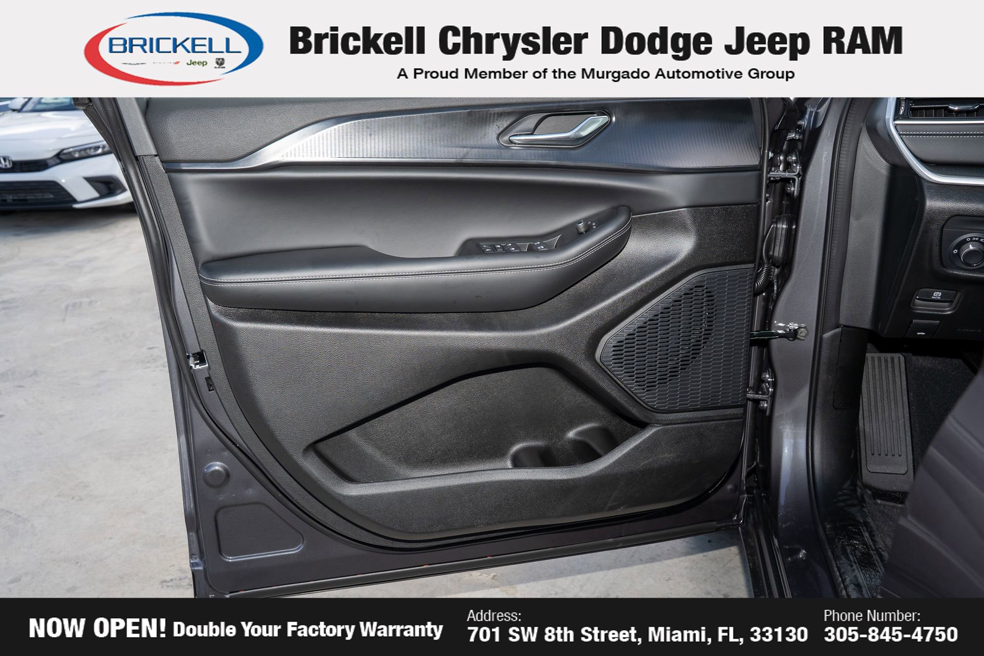 New 2025 Jeep Grand Cherokee L Altitude image 12