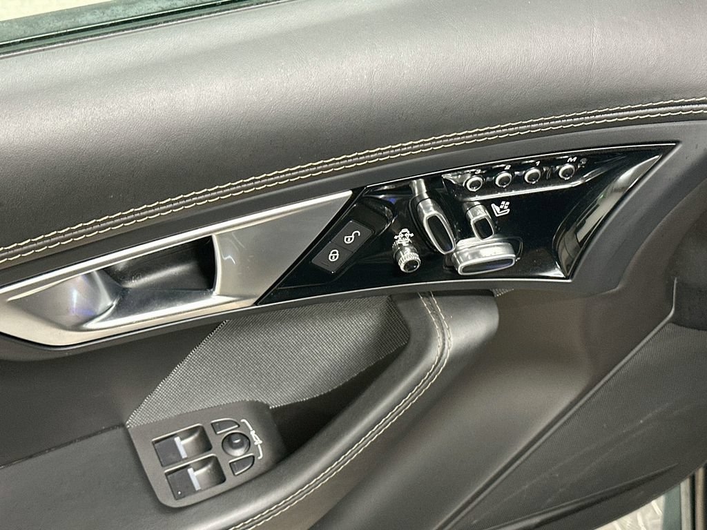 Used 2016 Jaguar F-TYPE R AWD/4WD image 19