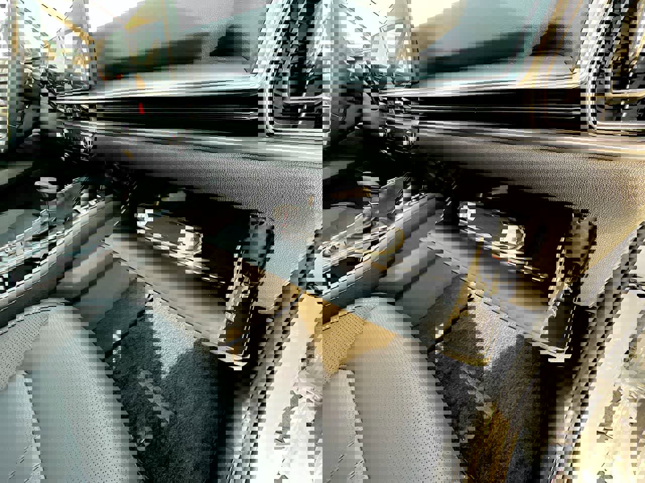 Certified 2025 Kia Sorento EX w/ Panoramic Sunroof Package image 29