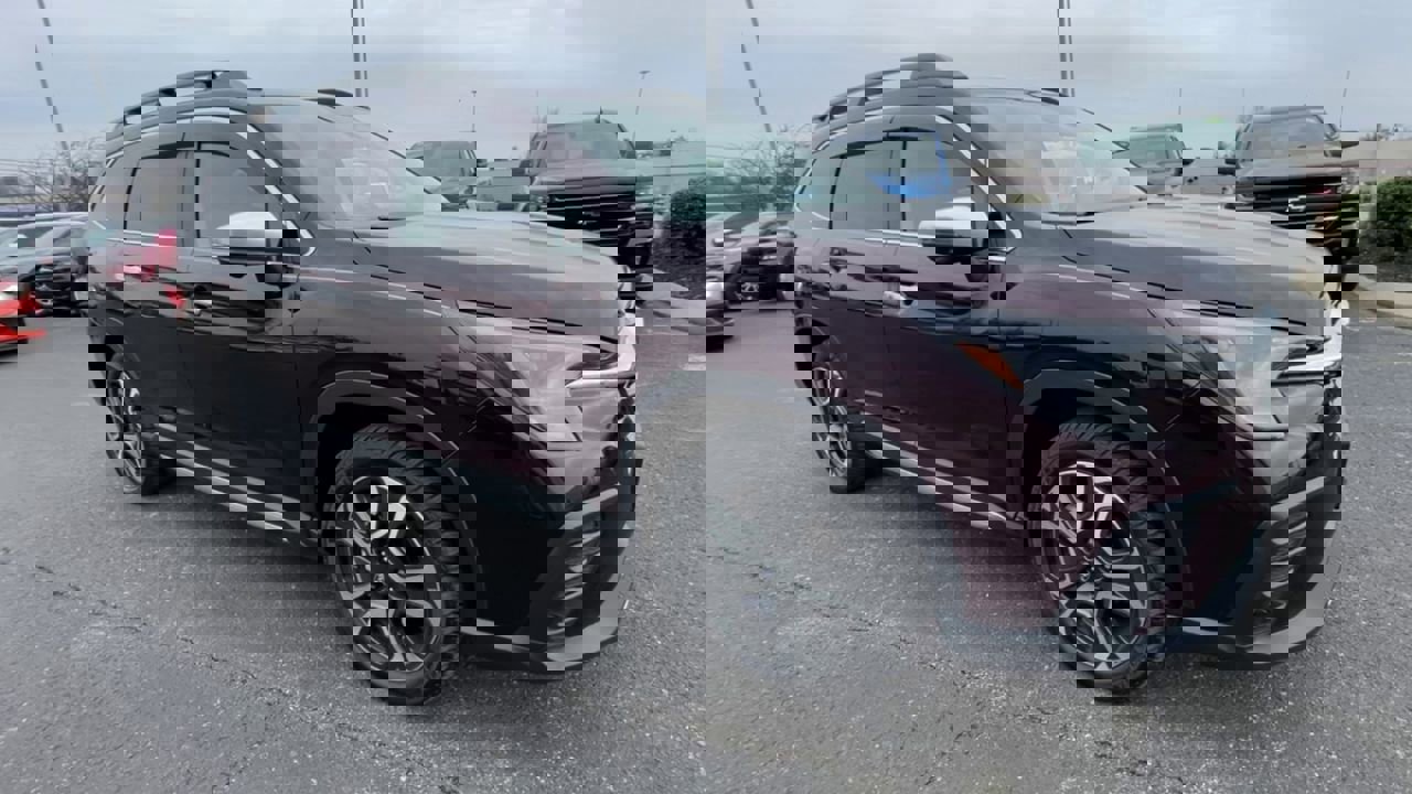 Used 2023 Subaru Ascent Touring image 7