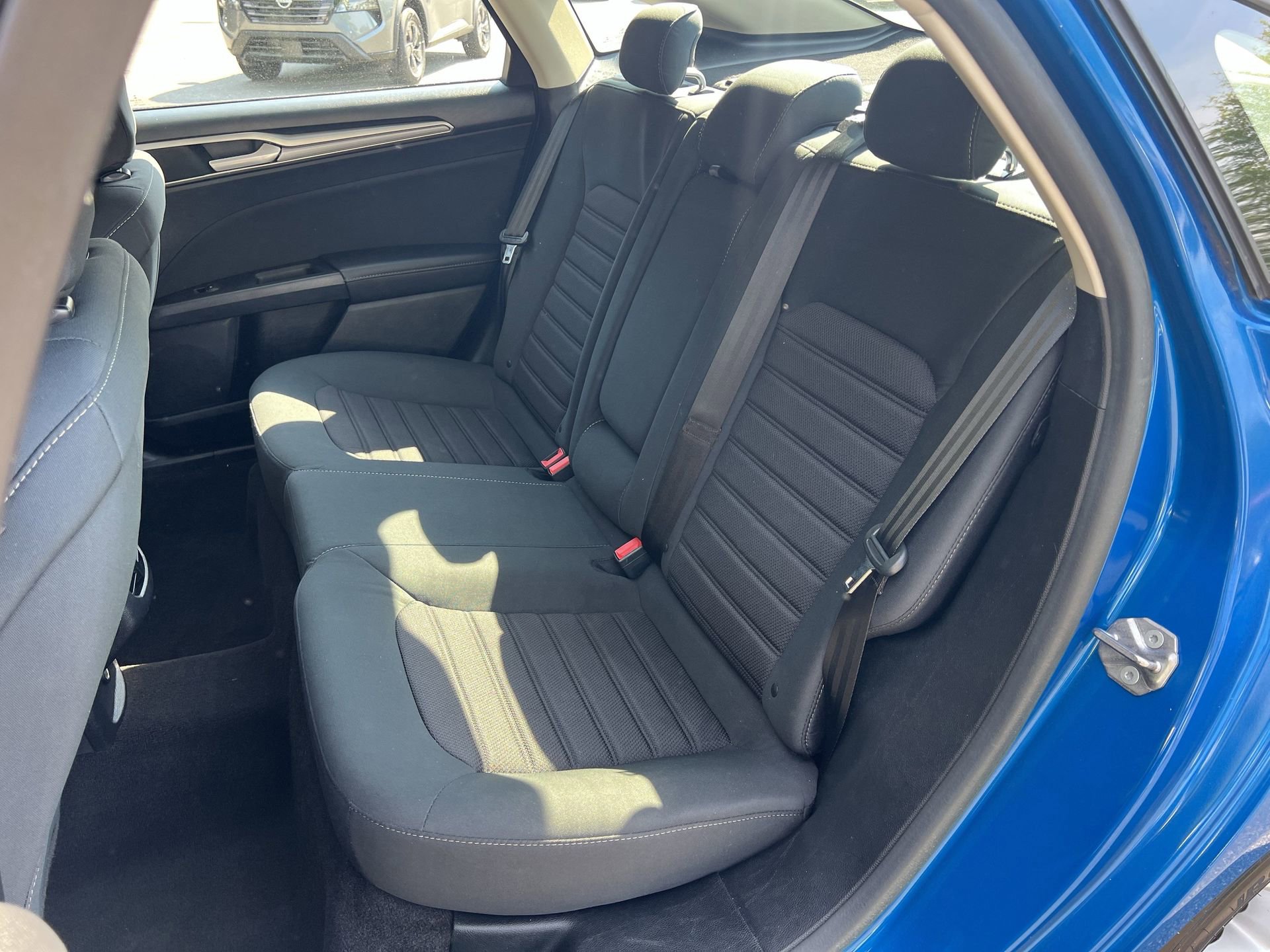 Used 2020 Ford Fusion SE FWD image 15