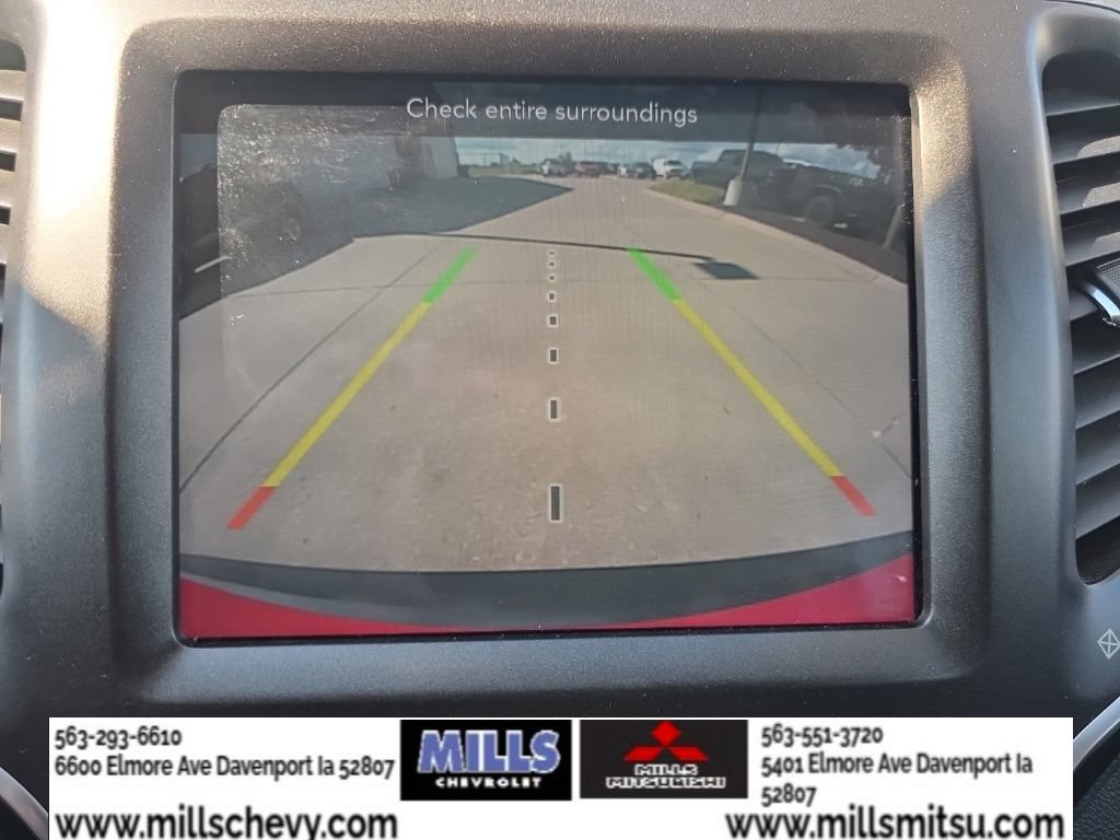 Used 2019 Jeep Cherokee Trailhawk w/ Cold Weather Group AWD/4WD image 12