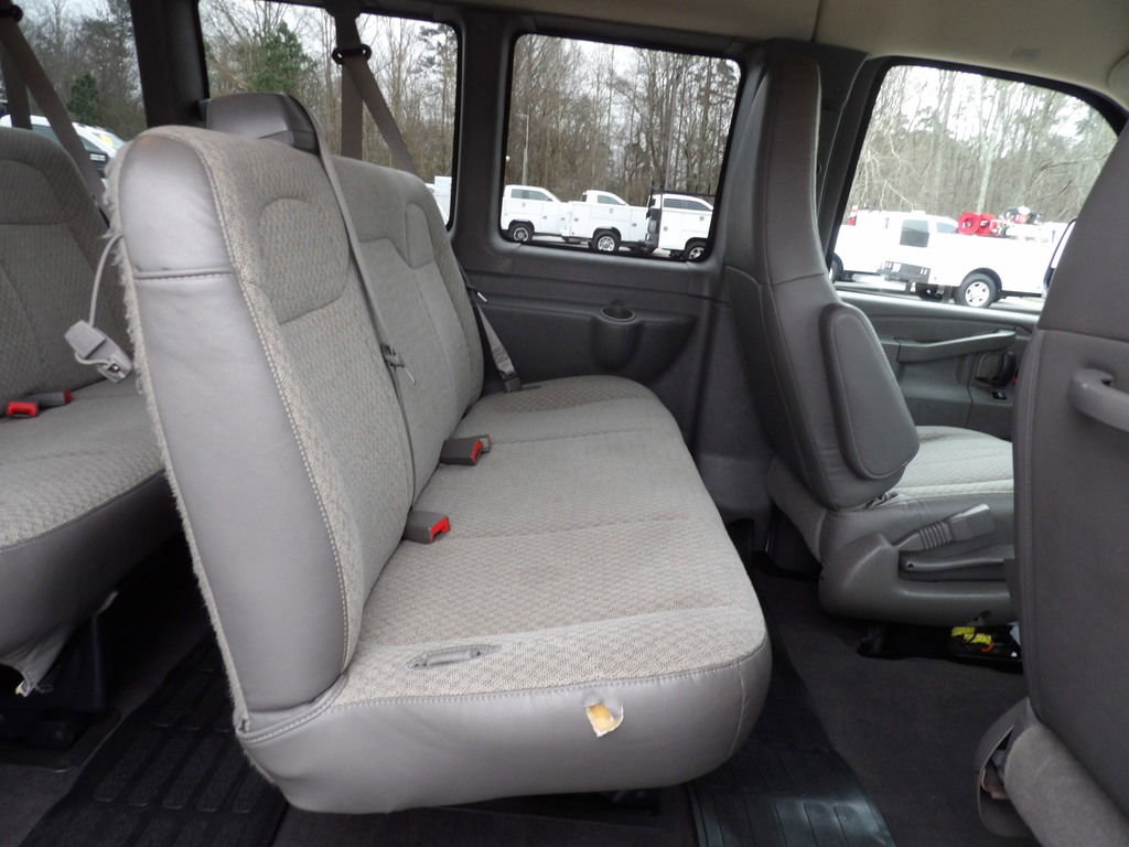 Used 2020 Chevrolet Express 3500 LS image 30