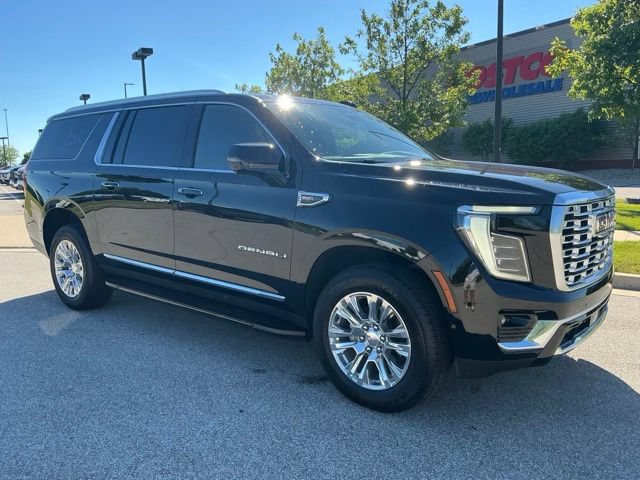 Used 2025 GMC Yukon XL Denali w/ LPO, Floor Liner Package AWD/4WD image 2