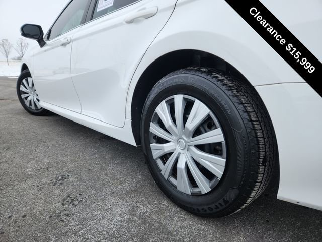 Used 2022 Toyota Camry LE FWD image 14
