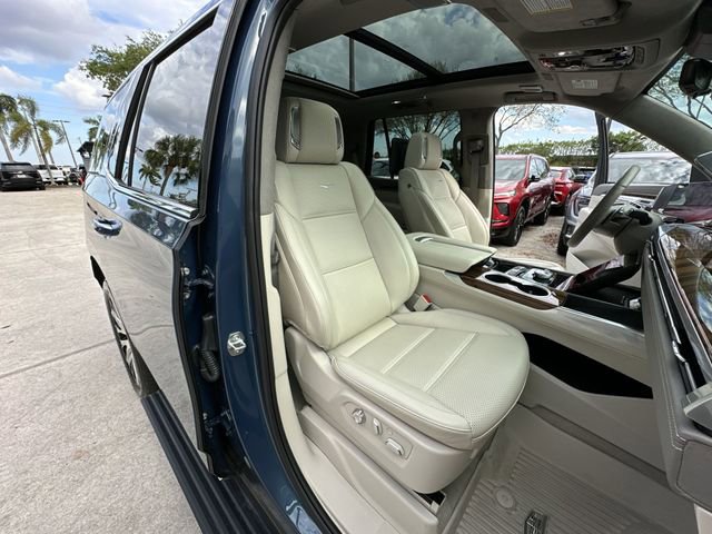 Certified 2025 Cadillac Escalade Premium Luxury Platinum image 35