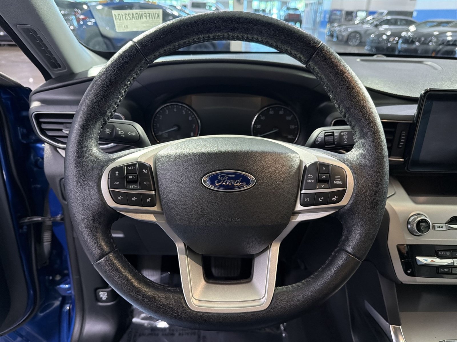 Used 2022 Ford Explorer XLT w/ Equipment Group 202A AWD/4WD image 28