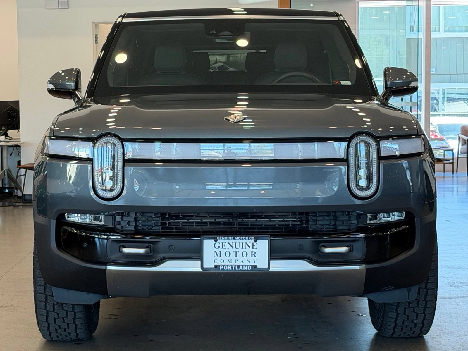 Used 2023 Rivian R1S Adventure AWD/4WD image 2