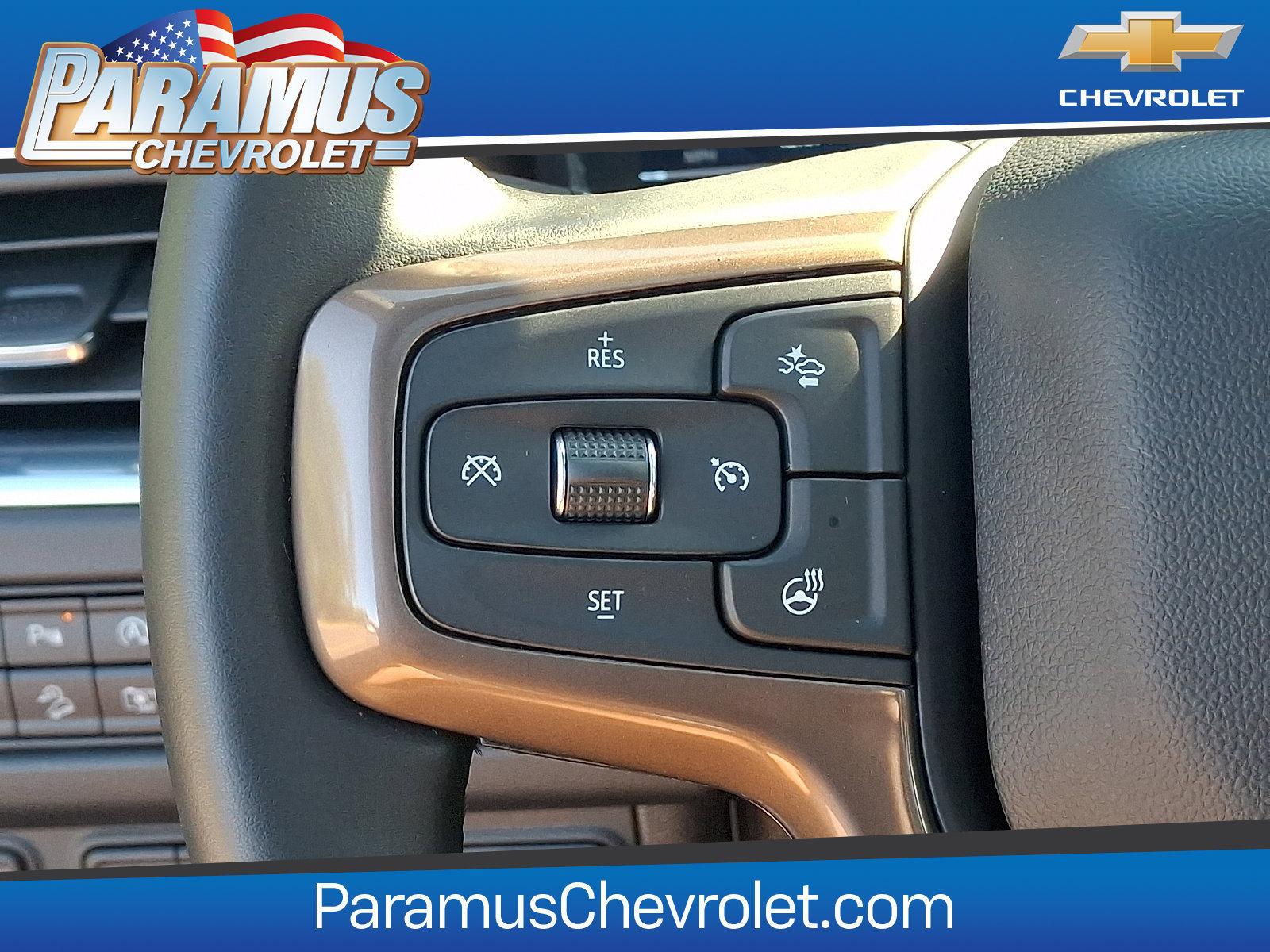 Used 2024 Chevrolet Suburban High Country AWD/4WD image 23